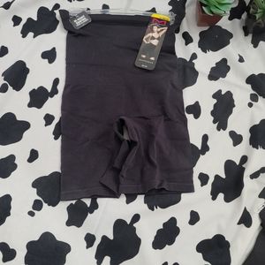 NWT Maidenform Shapewear